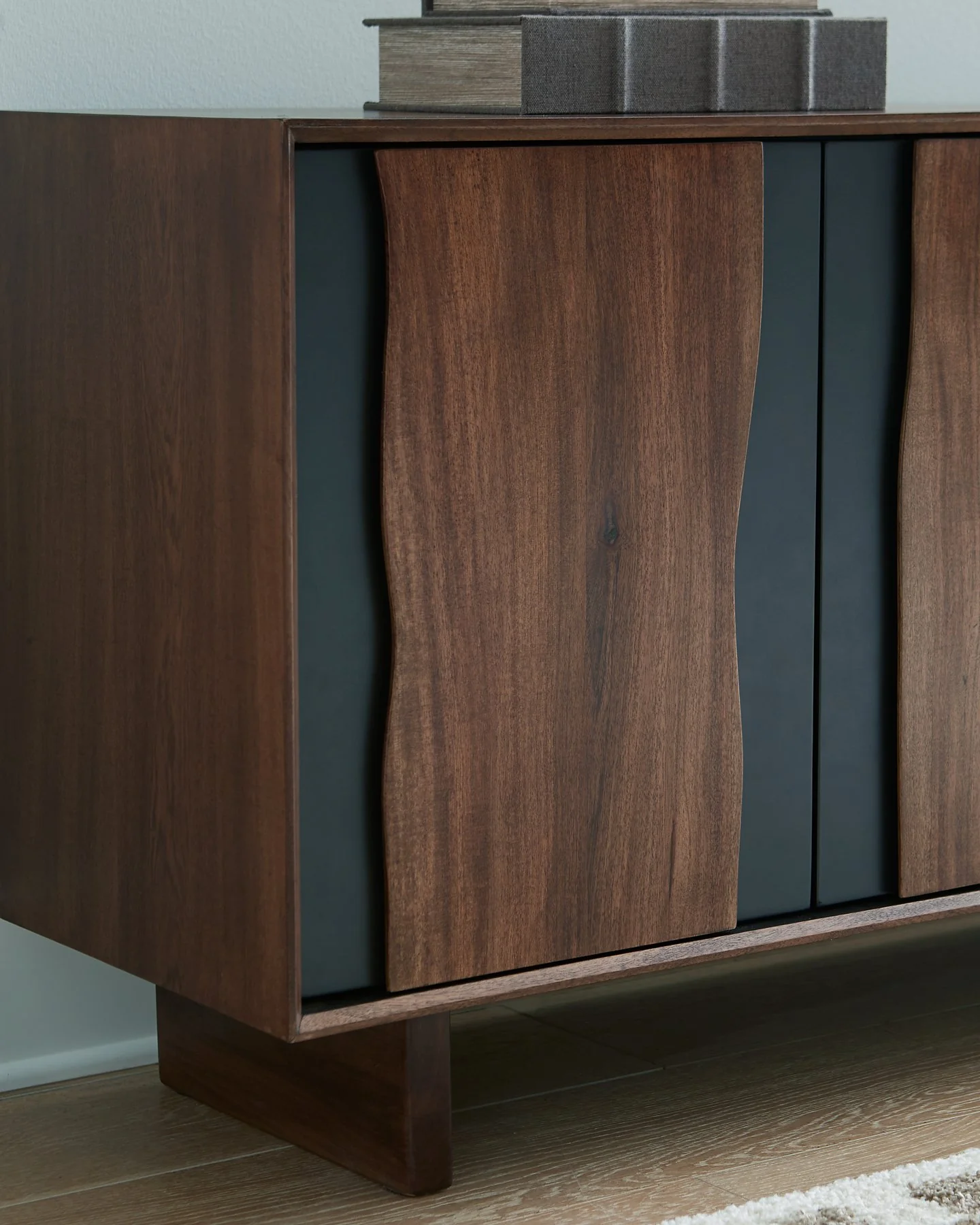Welby Accent Cabinet - Image 9