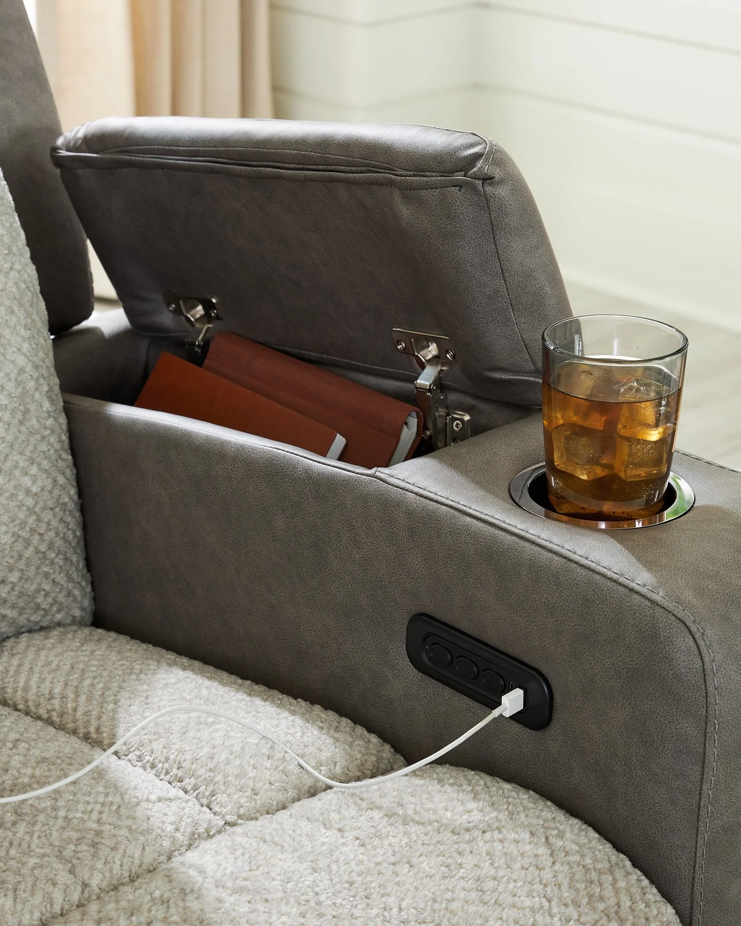 WhipLash Power Reclining Loveseat with Console - Image 10