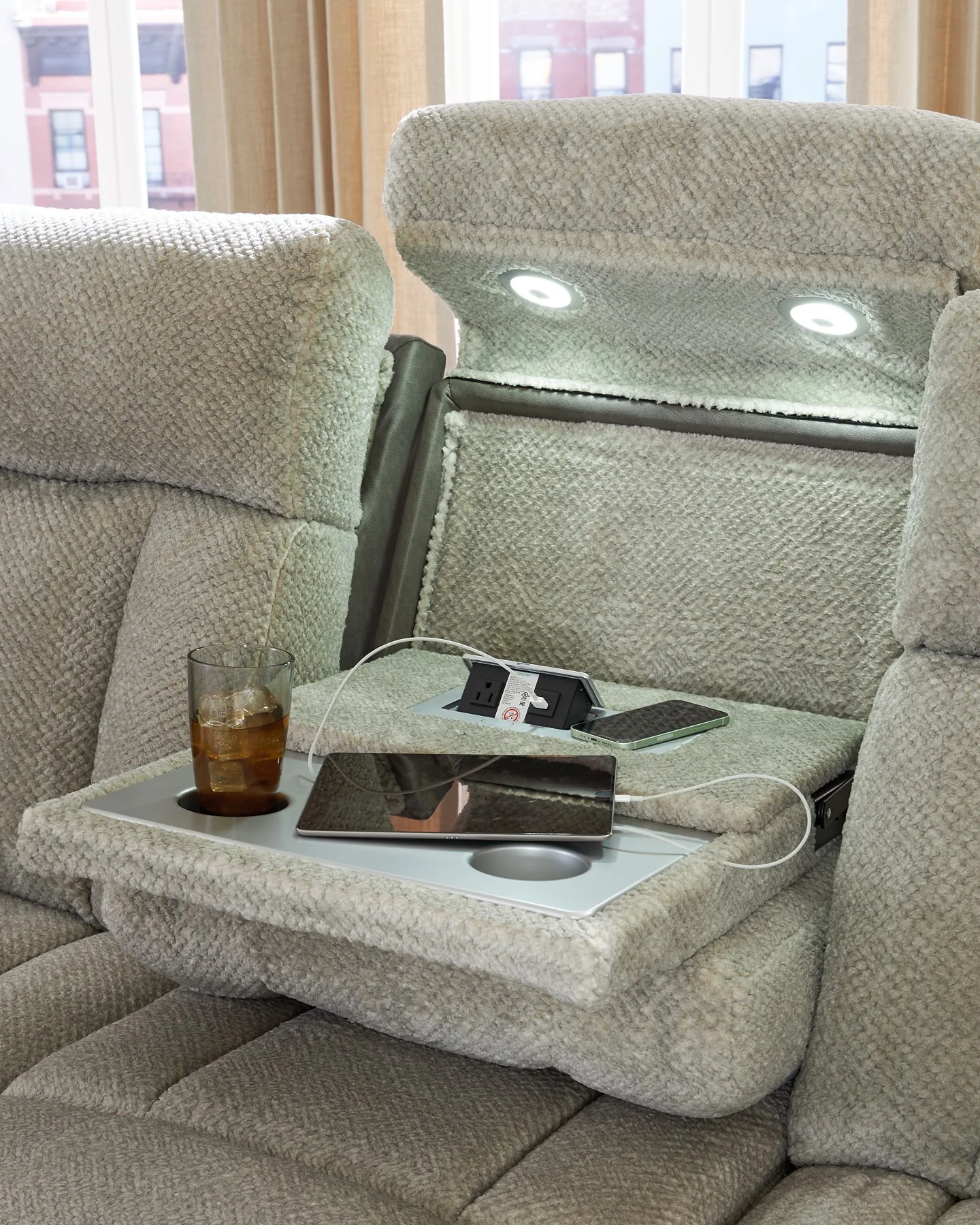 WhipLash Living Room Set - Image 4