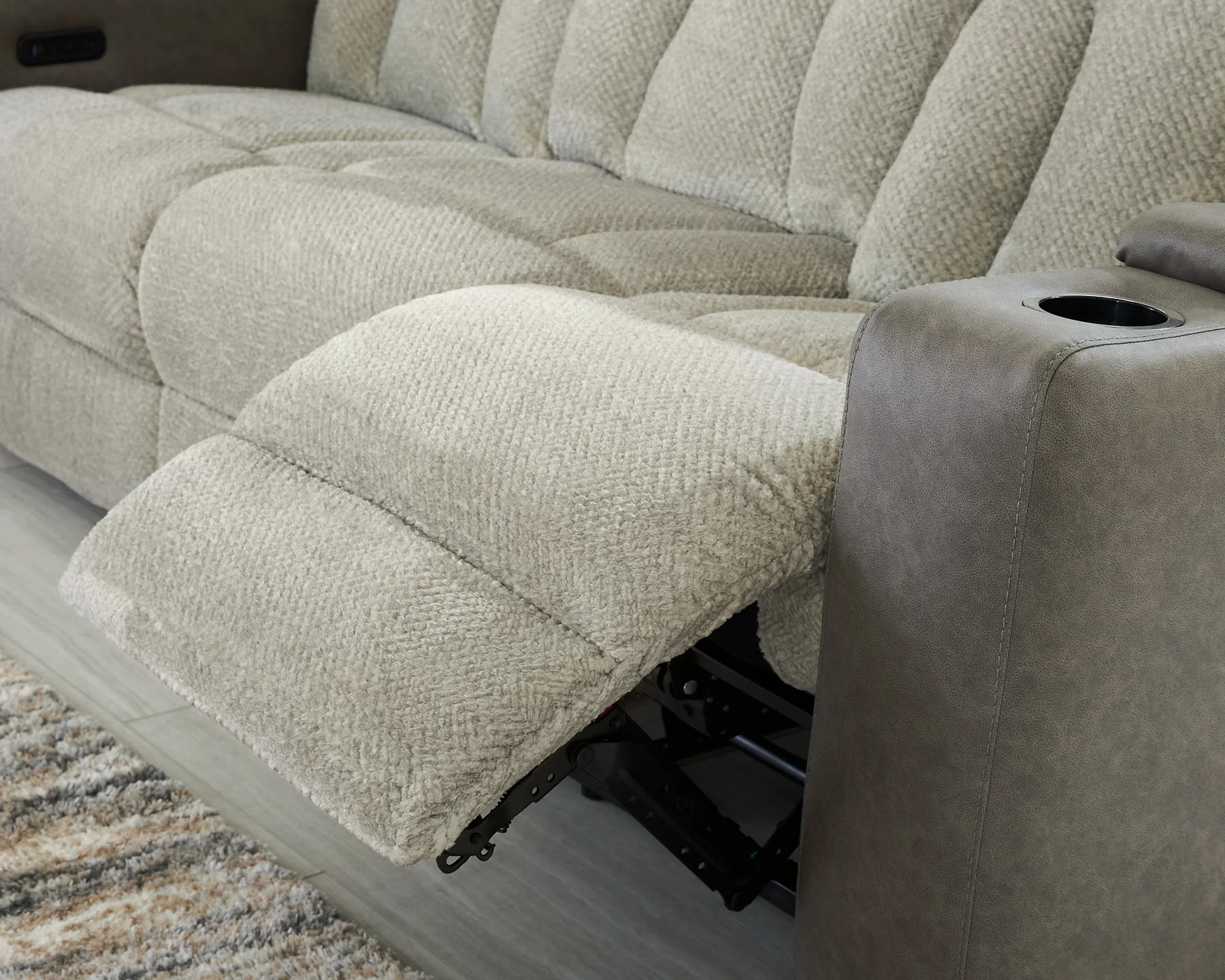 WhipLash Living Room Set - Image 7