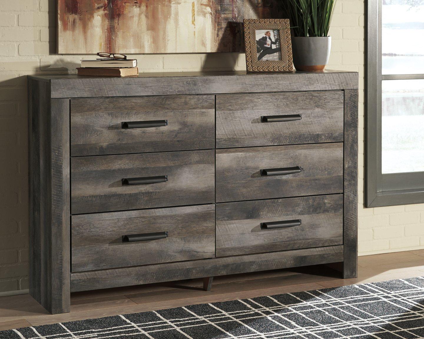 Wynnlow Dresser and Mirror - Image 6