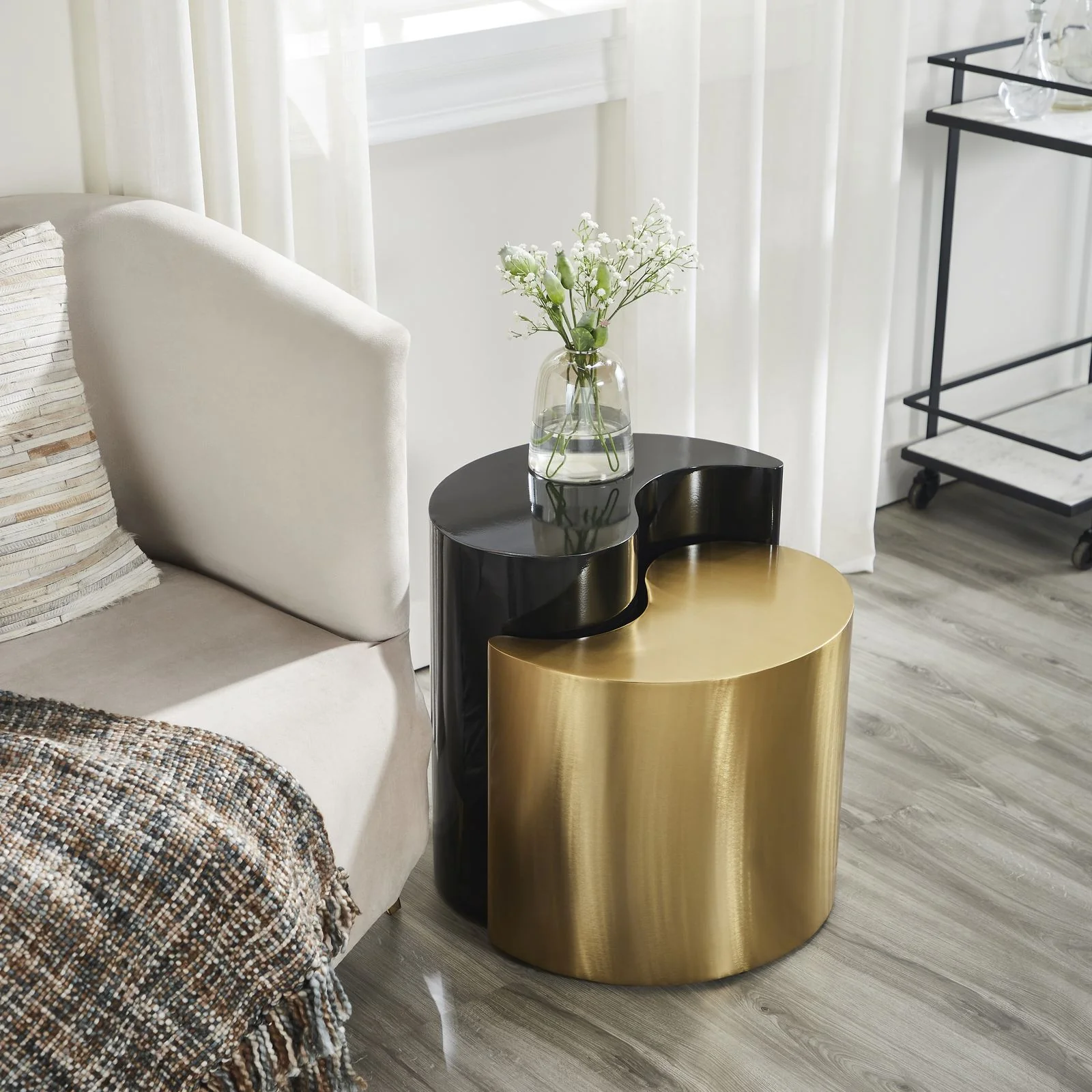 Ying Yang  End Table in Gold & Silver - Image 5